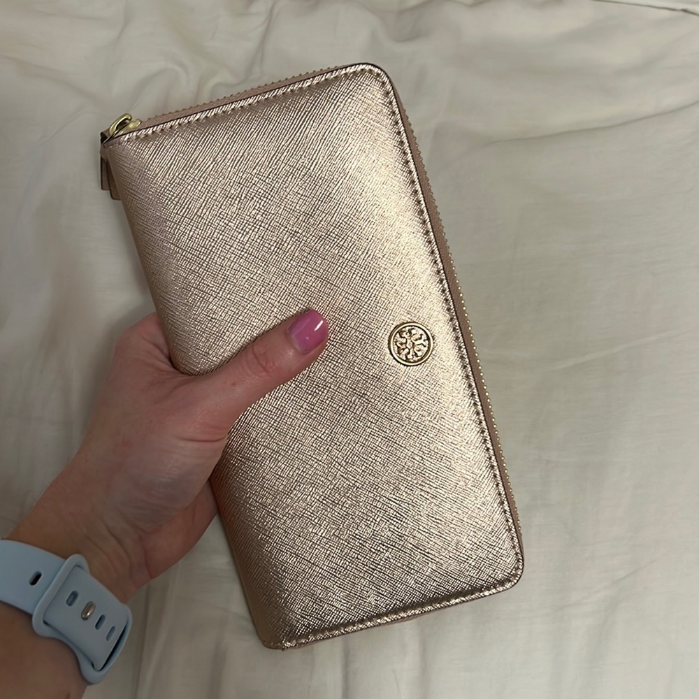Tory Burch wallet